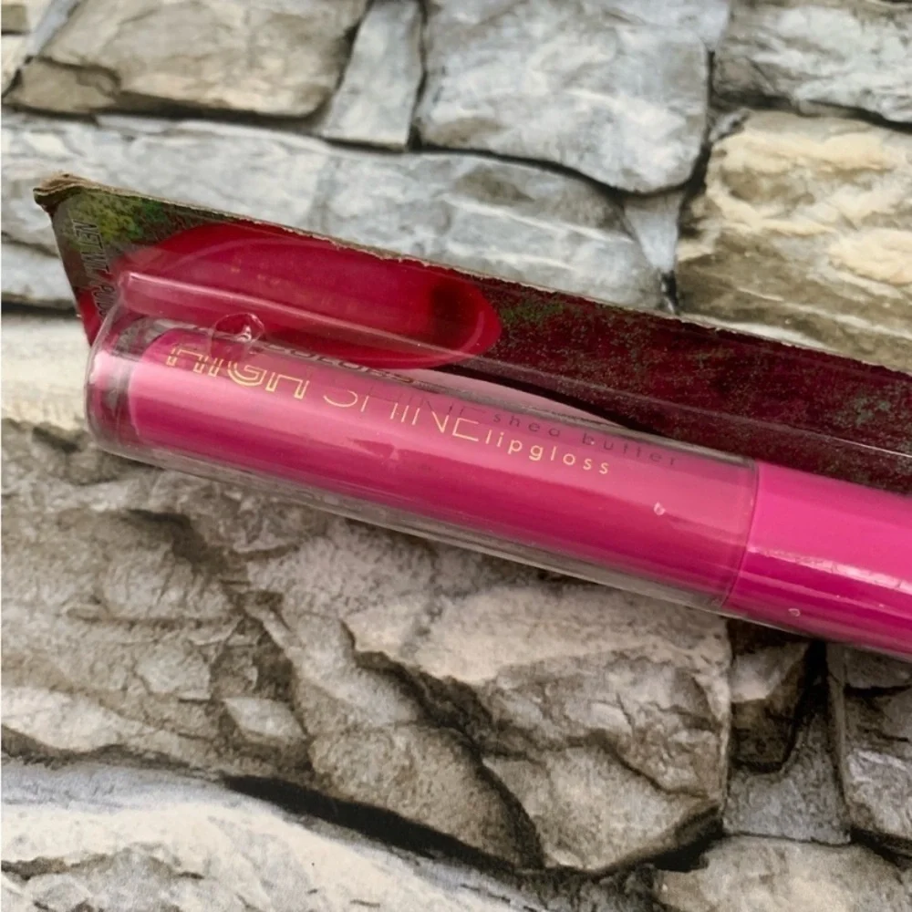 HalloQueens L.A. Colors Flaunt Pink Halloween High Shine Moisturizing Lipgloss